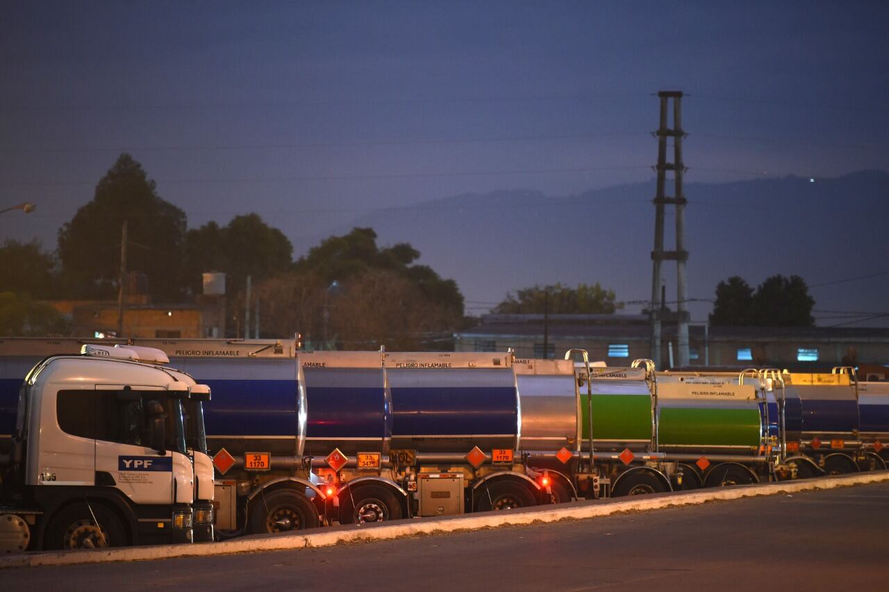 Los protagonistas coinciden en que la falta de gasoil comenzó a notarse en marzo. 