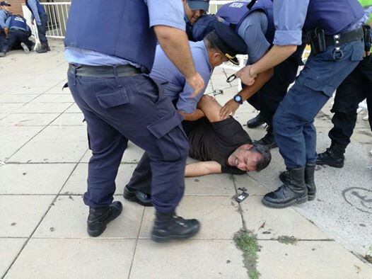 Rodolfo Aguiar, secretario general de ATE-Río Negro, en el momento de su detención.