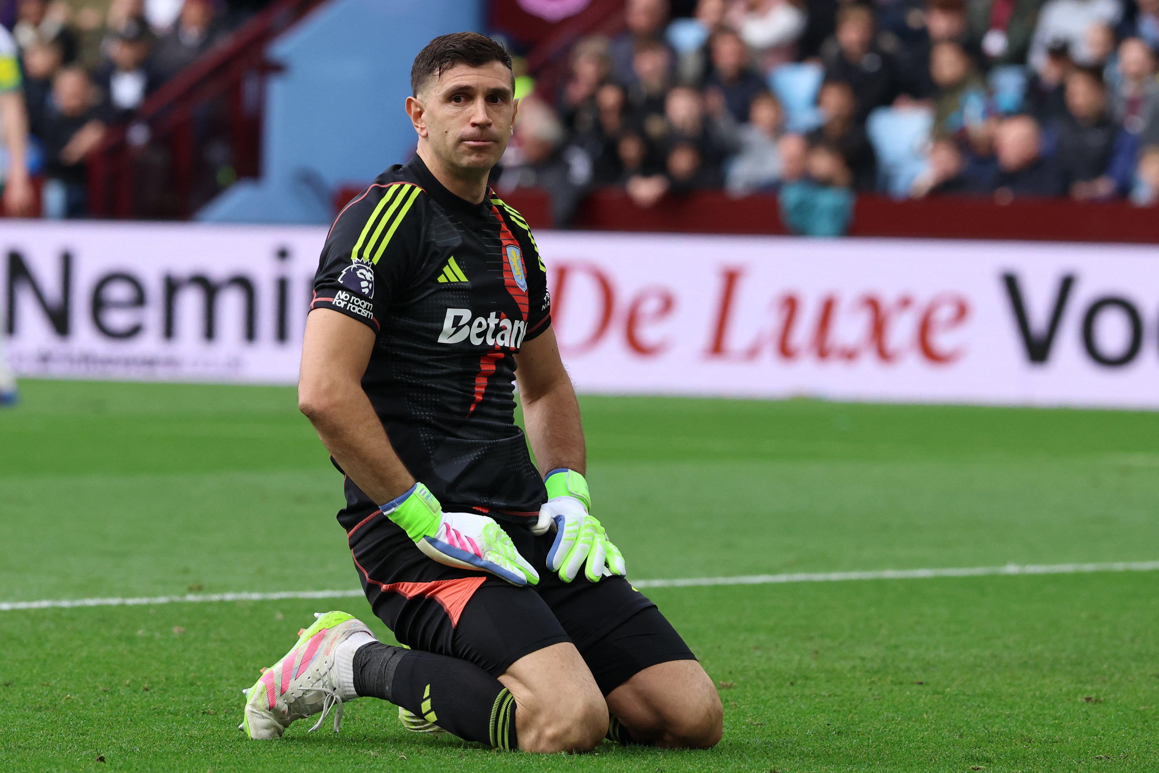 El Dibu viaja a Buenos Aires para sumarse a la Selección Argentina