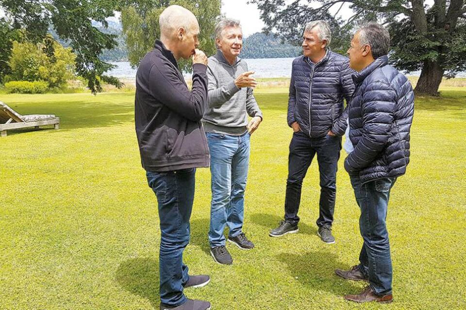 Durante sus vacaciones en enero, Macri recibió a Cornejo, Morales y Rodríguez Larreta.