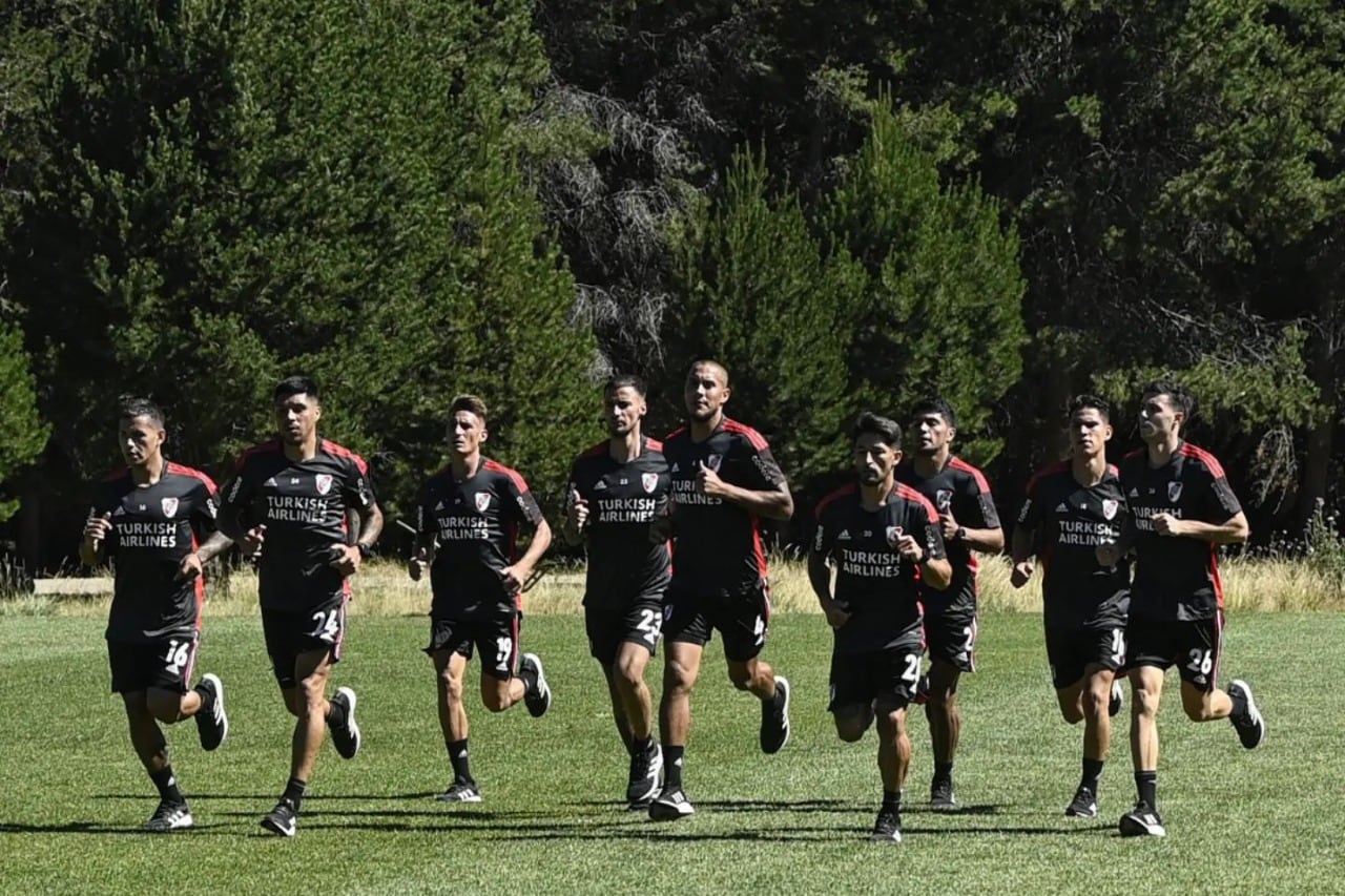 Los jugadores trotan en el Sur