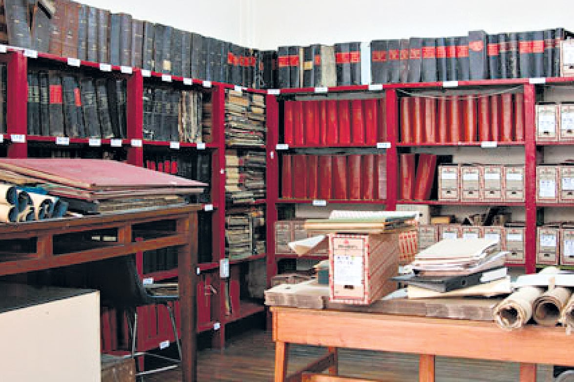 Este es el archivo de la Conferencia Episcopal cuyo presidente dijo que no existía. Las cartas que van a desclasificar caben en uno de esos biblioratos. El resto es la información que seguirá siendo secreta porque muestra la complicidad de la Iglesia Cató