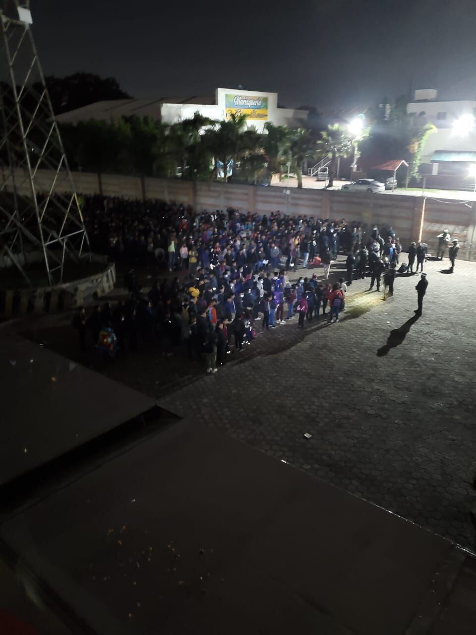 Grupo de migrantes hallados en Puebla / Twitter del Instituto Nacional de Migración