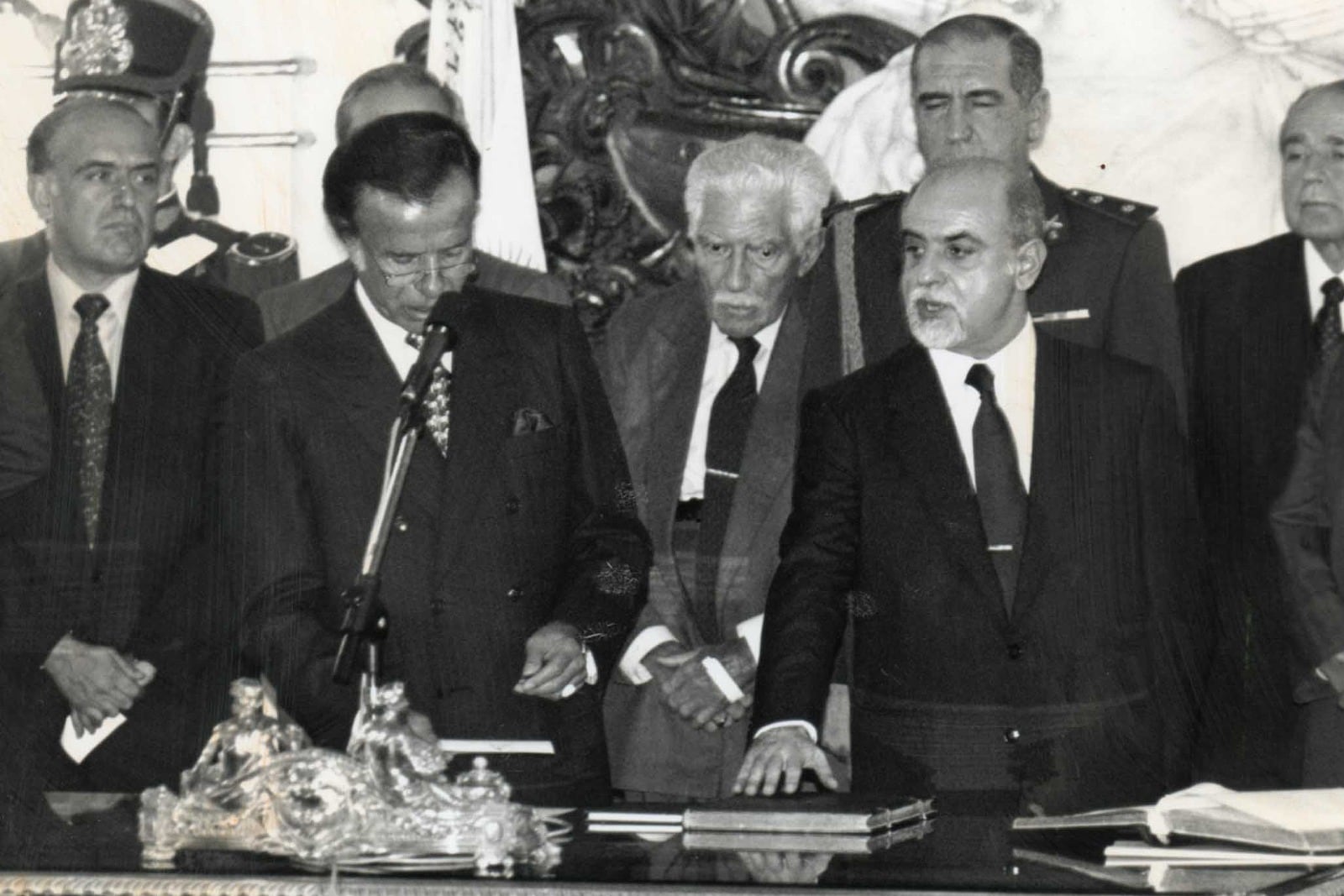 Barra jura como ministro de Justicia de Carlos Menem.