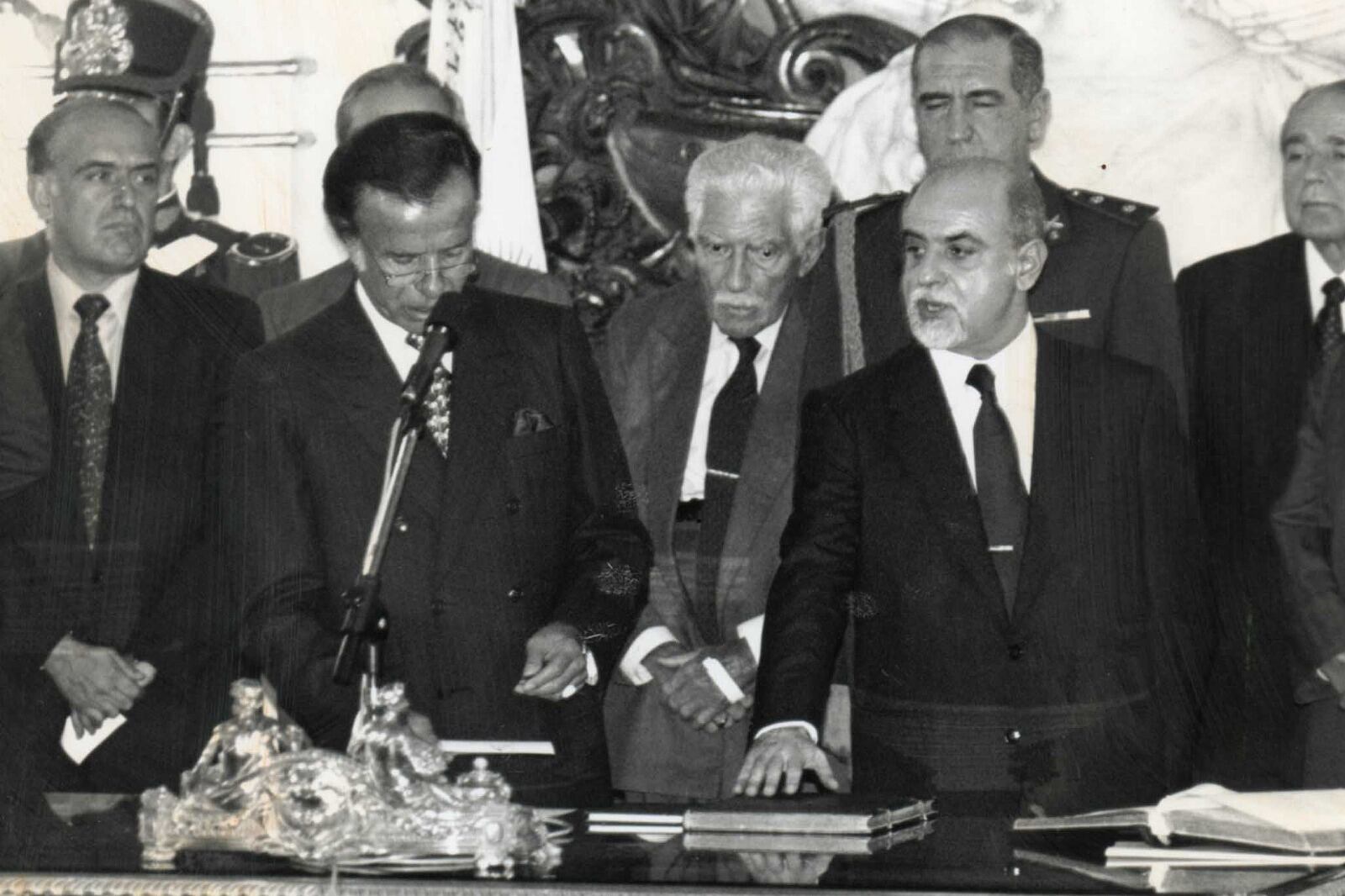 Barra jura como ministro de Justicia de Carlos Menem.