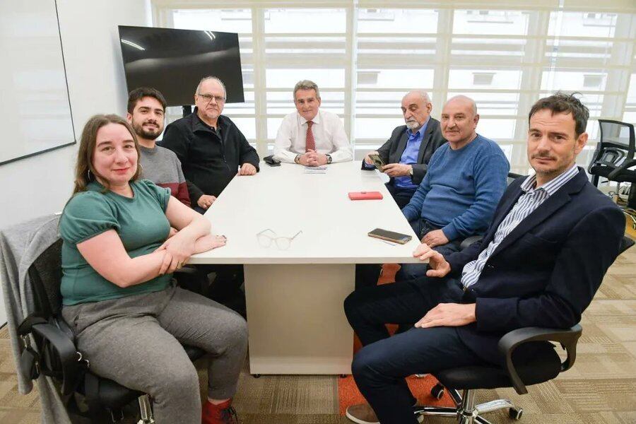 La conducción del PC se reunió con Agustín Rossi antes de las elecciones generales.