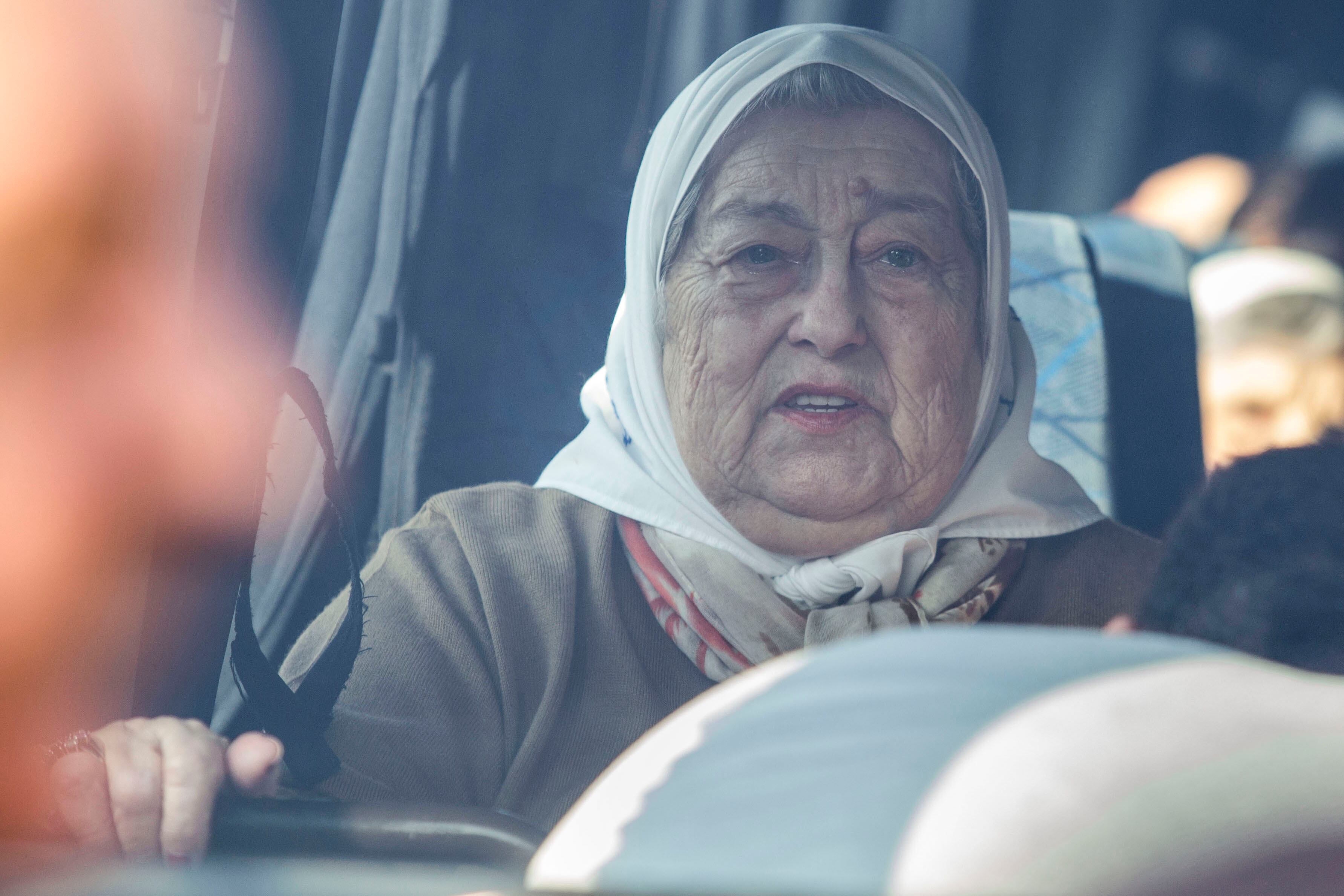 “Soñé y sueño todavía que vivamos tranquilos. Sueño con decirles a los niños y los jóvenes 'si te pasa algo, decile al policía de la esquina'", dijo Bonafini. 