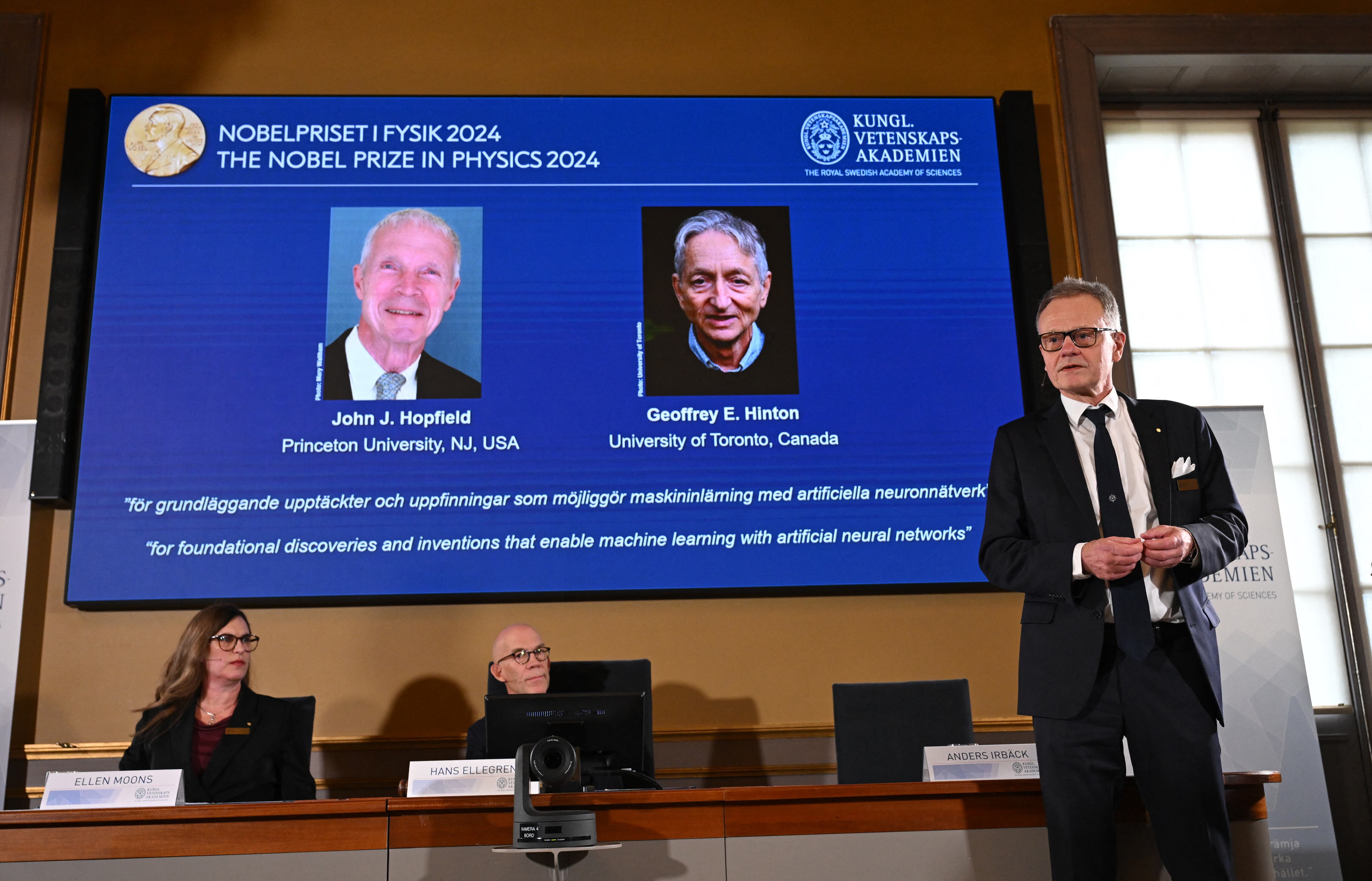 John Hopfield y Geoffrey Hinton, dos padres de la IA.