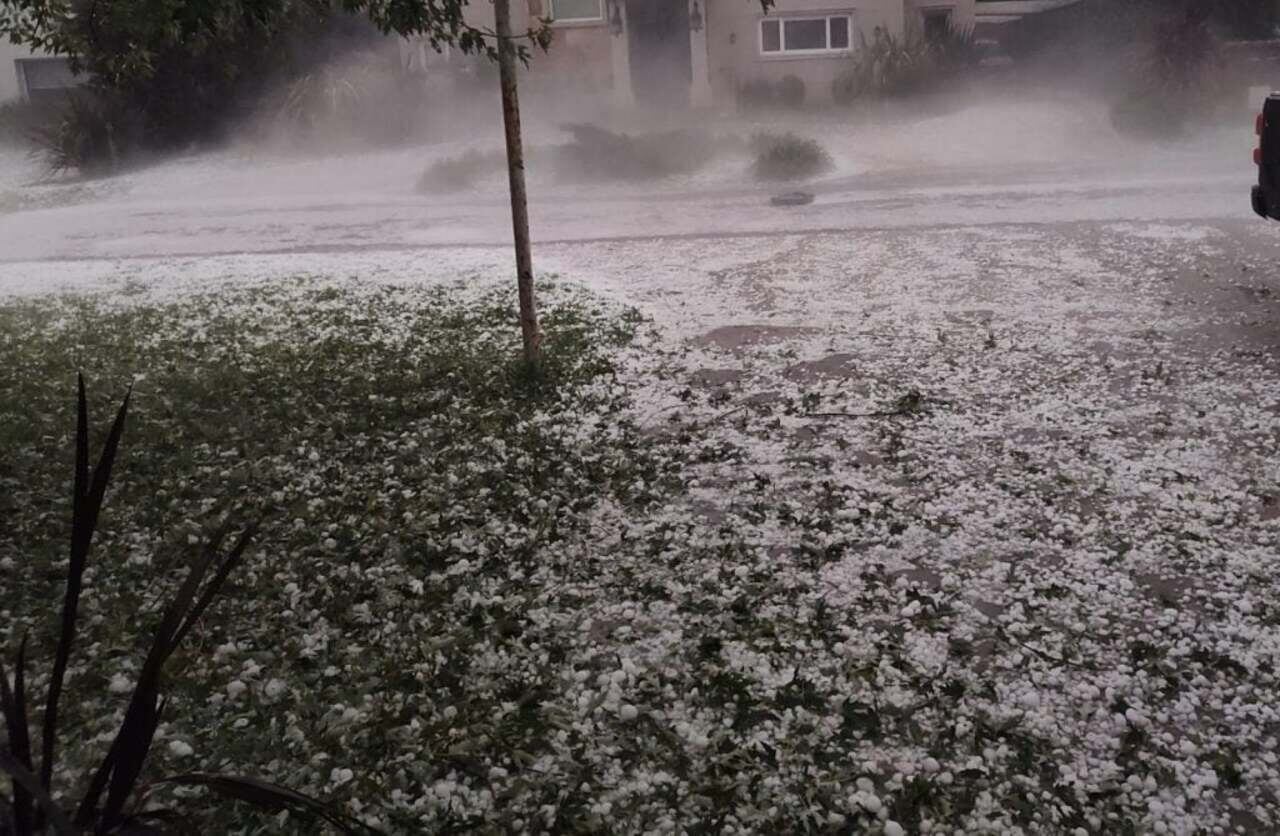 Una imagen de la tormenta de granizo que sacudió Mar del Plata.