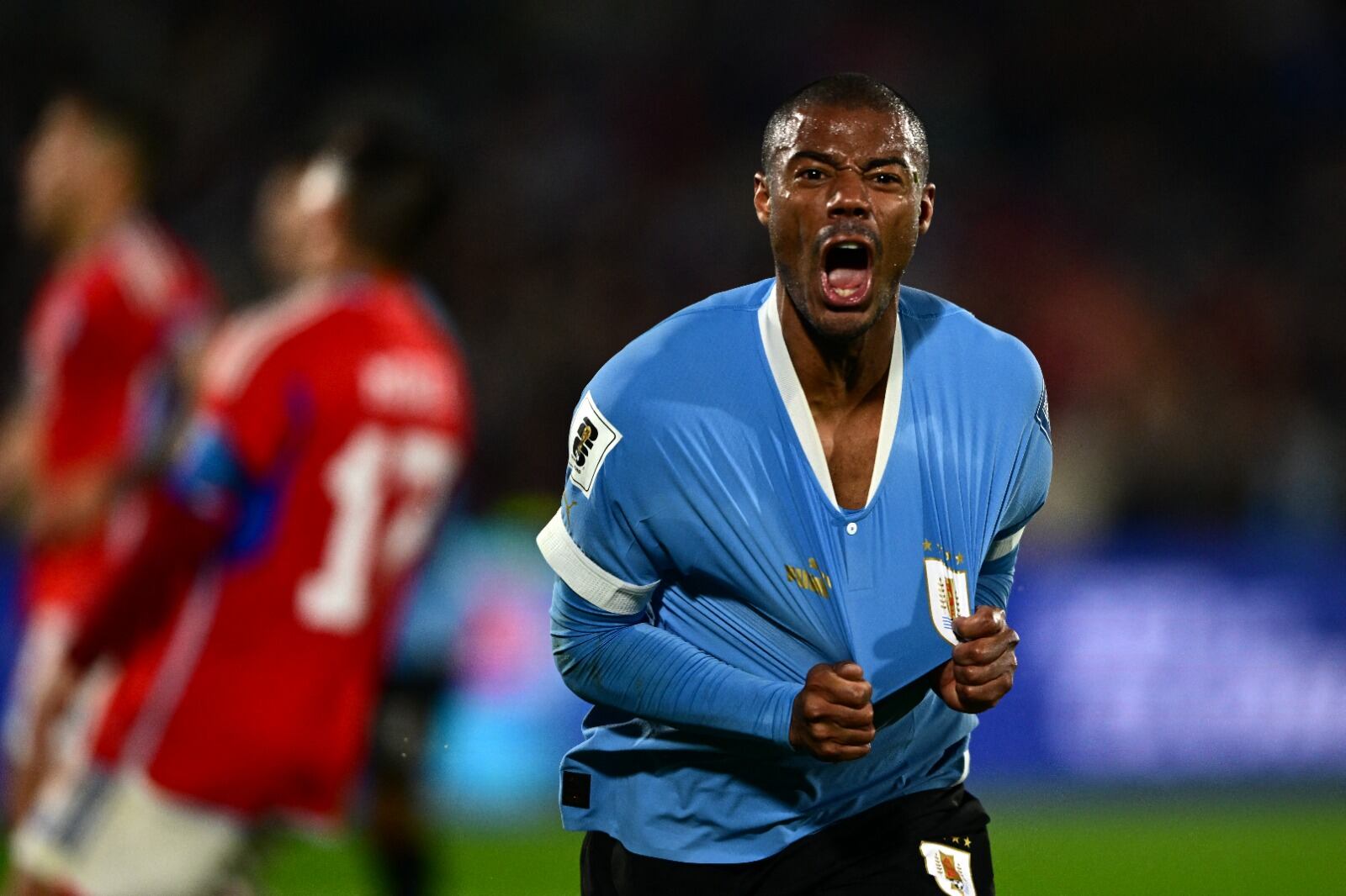 De la Cruz ya marcó el primer gol uruguayo; luega haría el tercero