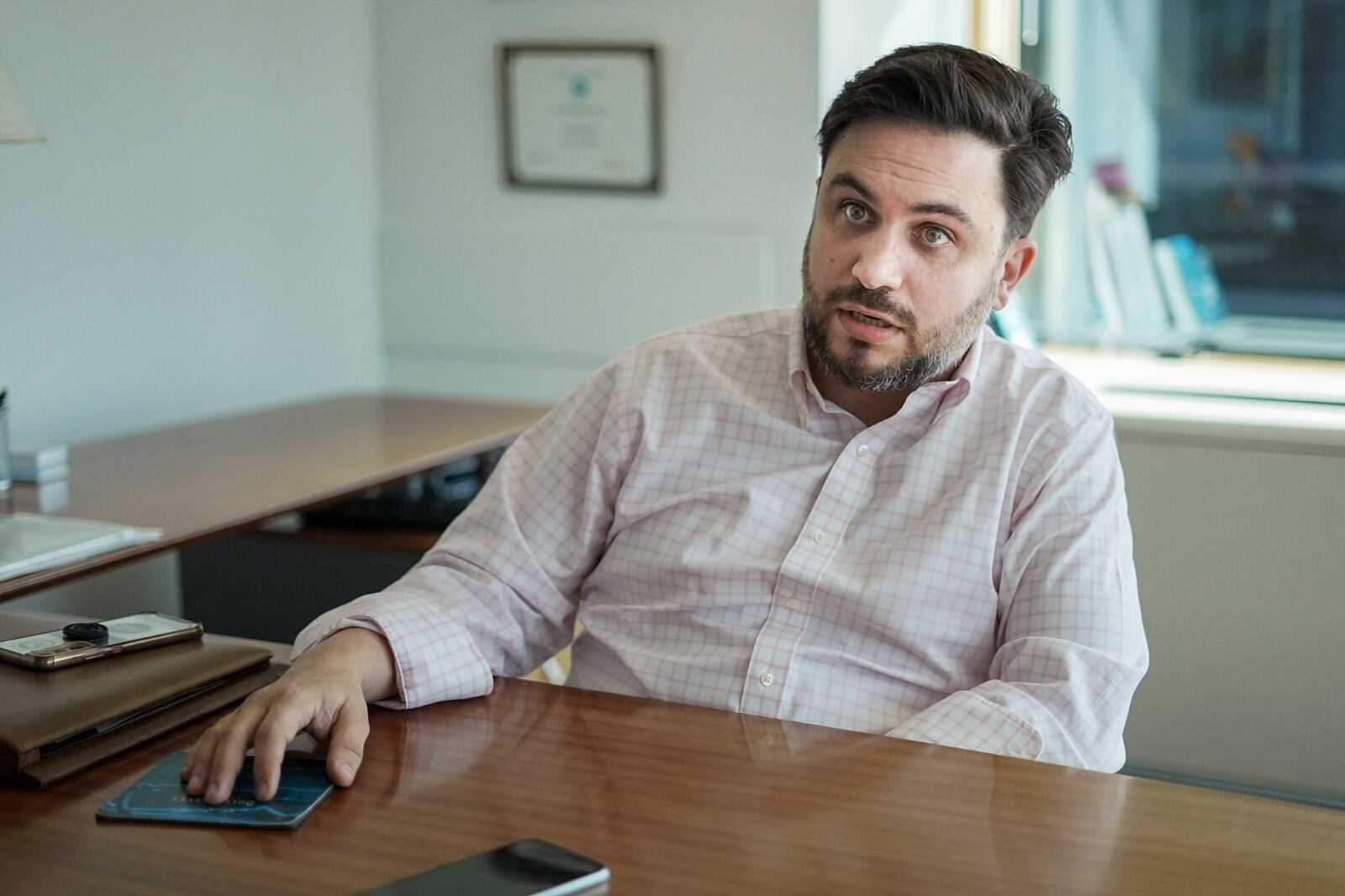 Ramiro Marra se autopercibe español y actúa en consecuencia.