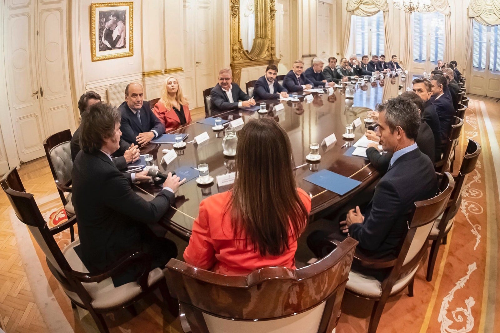 El presidente Javier Milei junto a los gobernadores en la Casa Rosada.