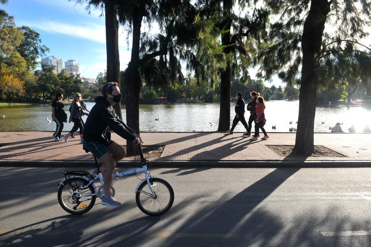 La Niña es un fenómeno que produce un enfriamiento a gran escala de las aguas de la superficie oceánica en las partes central y oriental del Pacífico ecuatorial.