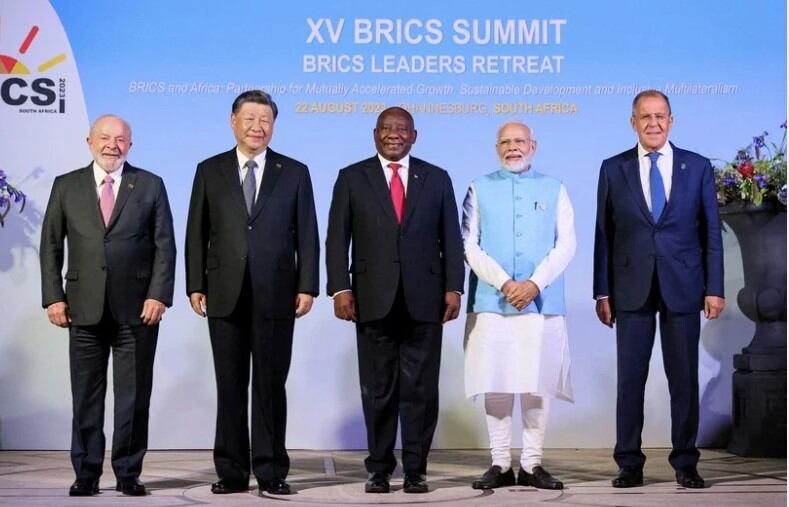 Lula en la reunión de los países que conforma los Brics, no olvidó de dar soporte a la Argentina.