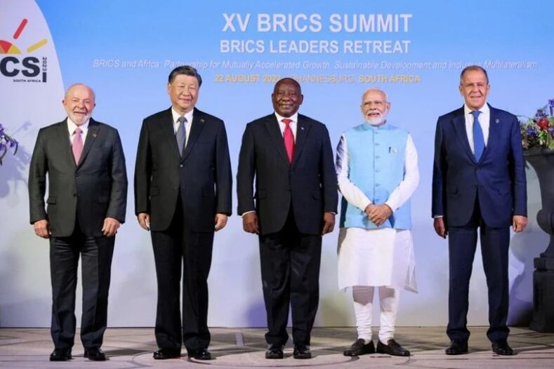 Lula en la reunión de los países que conforma los Brics, no olvidó de dar soporte a la Argentina.