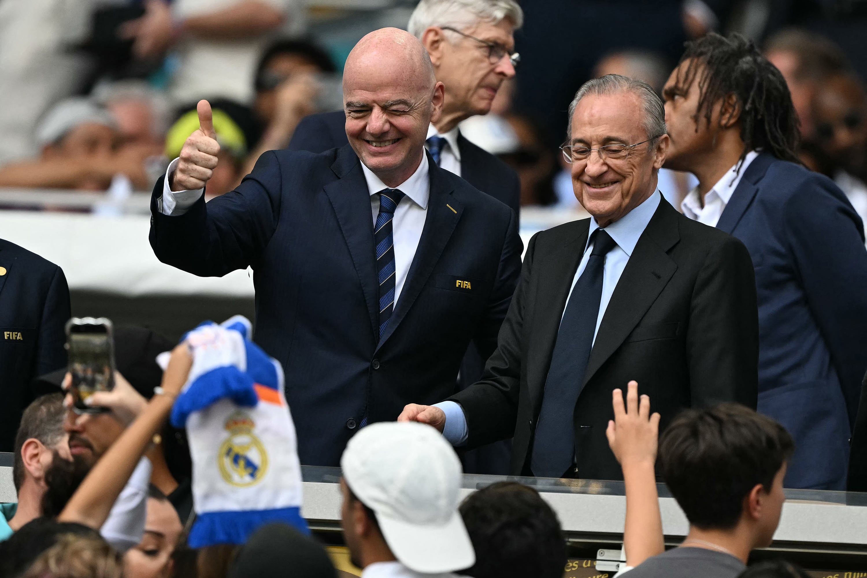Gianni Infantino, presidente de la FIFA, y Florentino Pérez, mandatario del Real Madrid