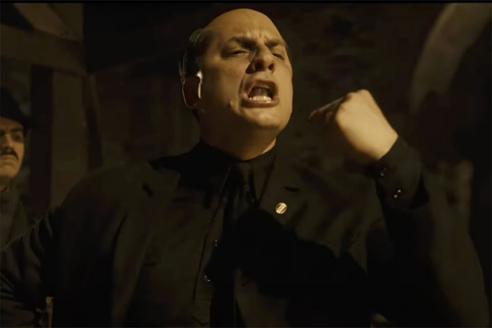 Mussolini, en la caracterización notable de Luca Marinelli. 