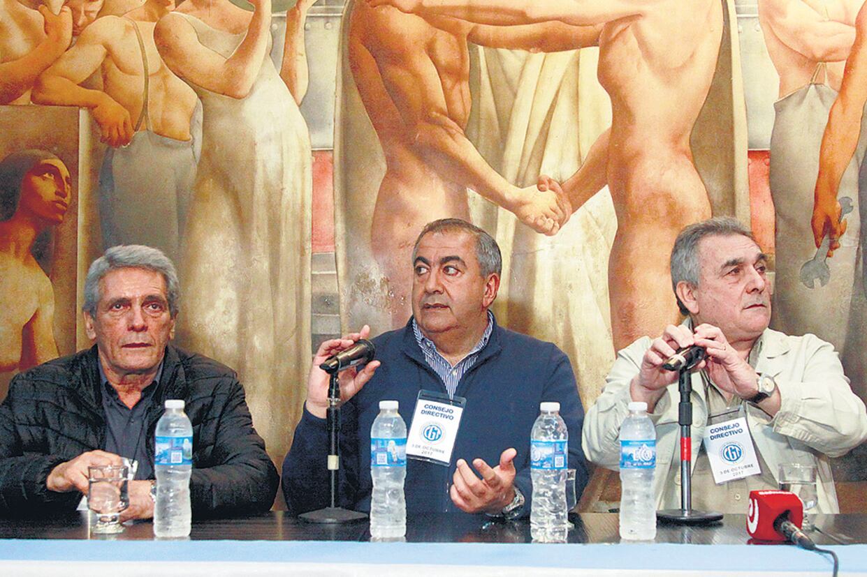 Los triunviros de la CGT, Acuña, Daer y Schmid, enfrentados.