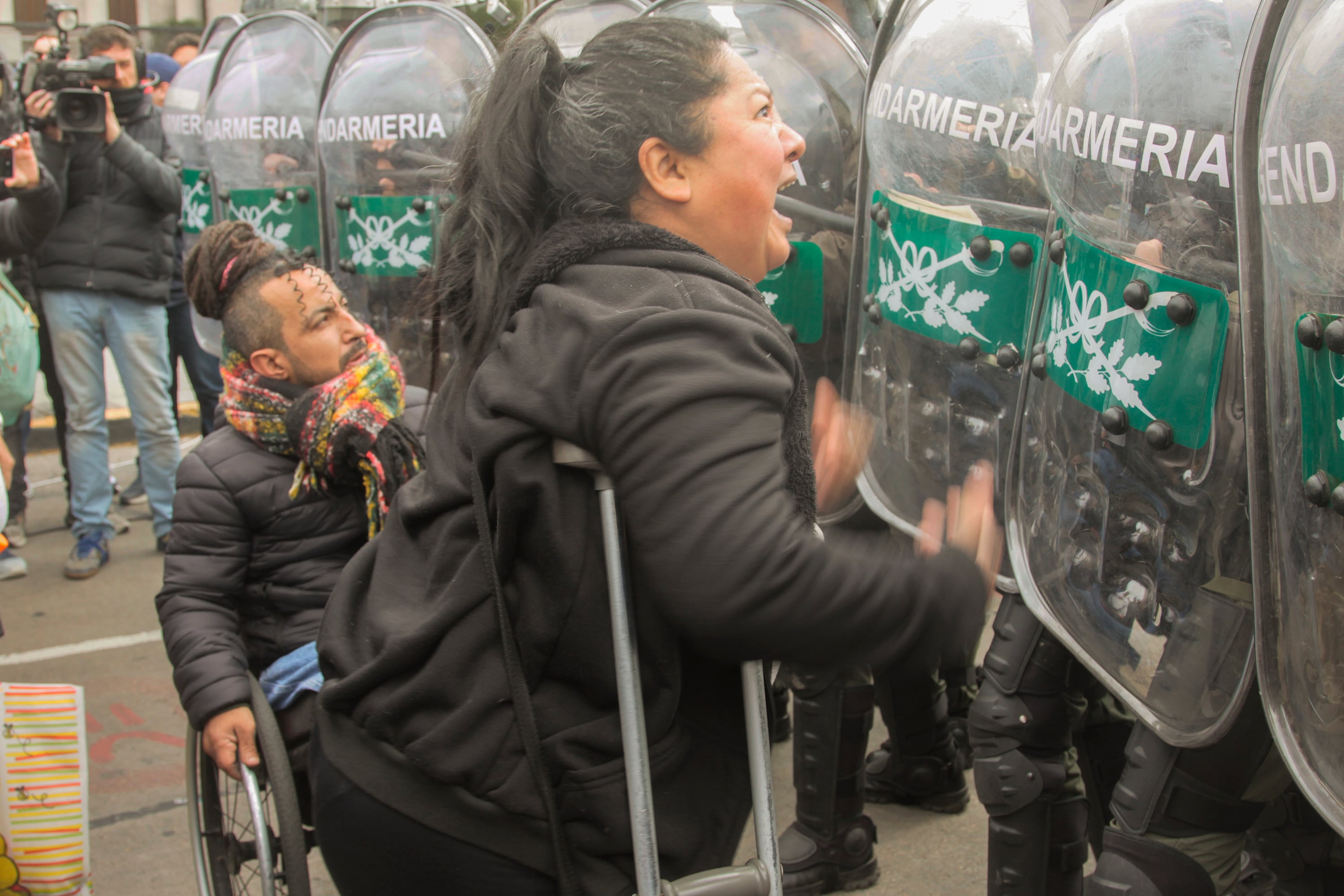 La policía intentó desalojar a los manifestantes.