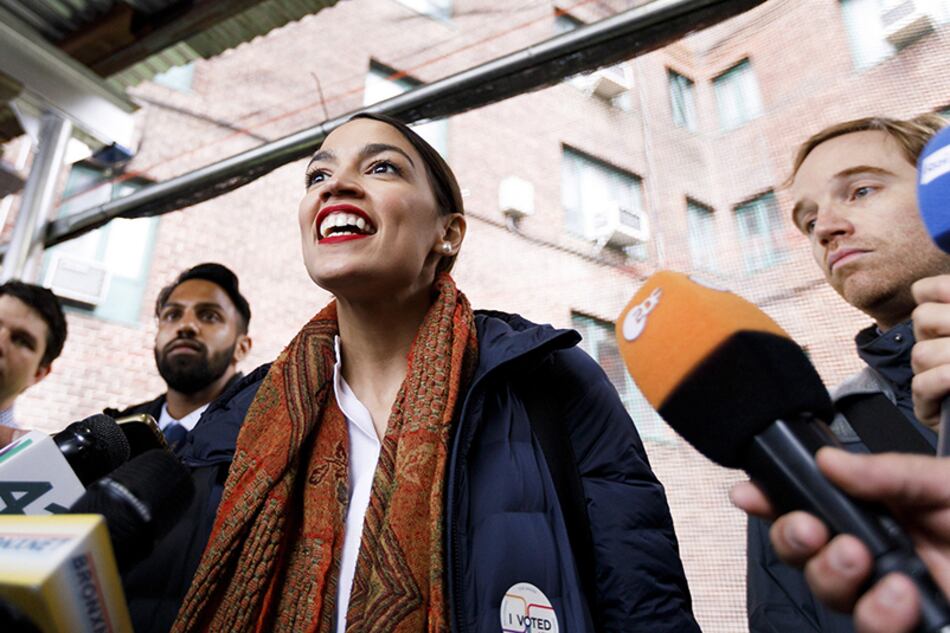 “Estoy tan agradecida a cada persona que contribuyó y trabajó para fortalecer este movimiento”, dijo Ocasio-Cortez.