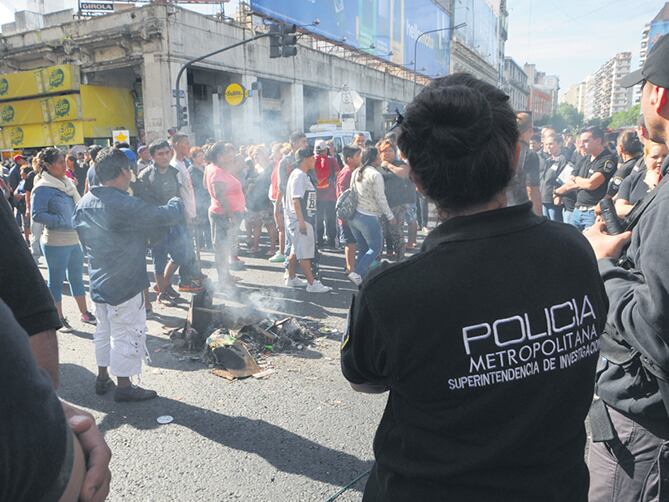 El operativo en Once contra vendedores callejeros afectó a inmigrantes.