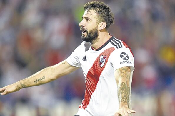 Pratto festeja el primero de los suyos en la noche mendocina. El Oso no marcaba desde Madrid.