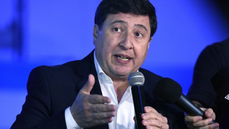 En torno al aspecto alimentario, Arroyo planteó que busca reforzar el esquema de viandas.