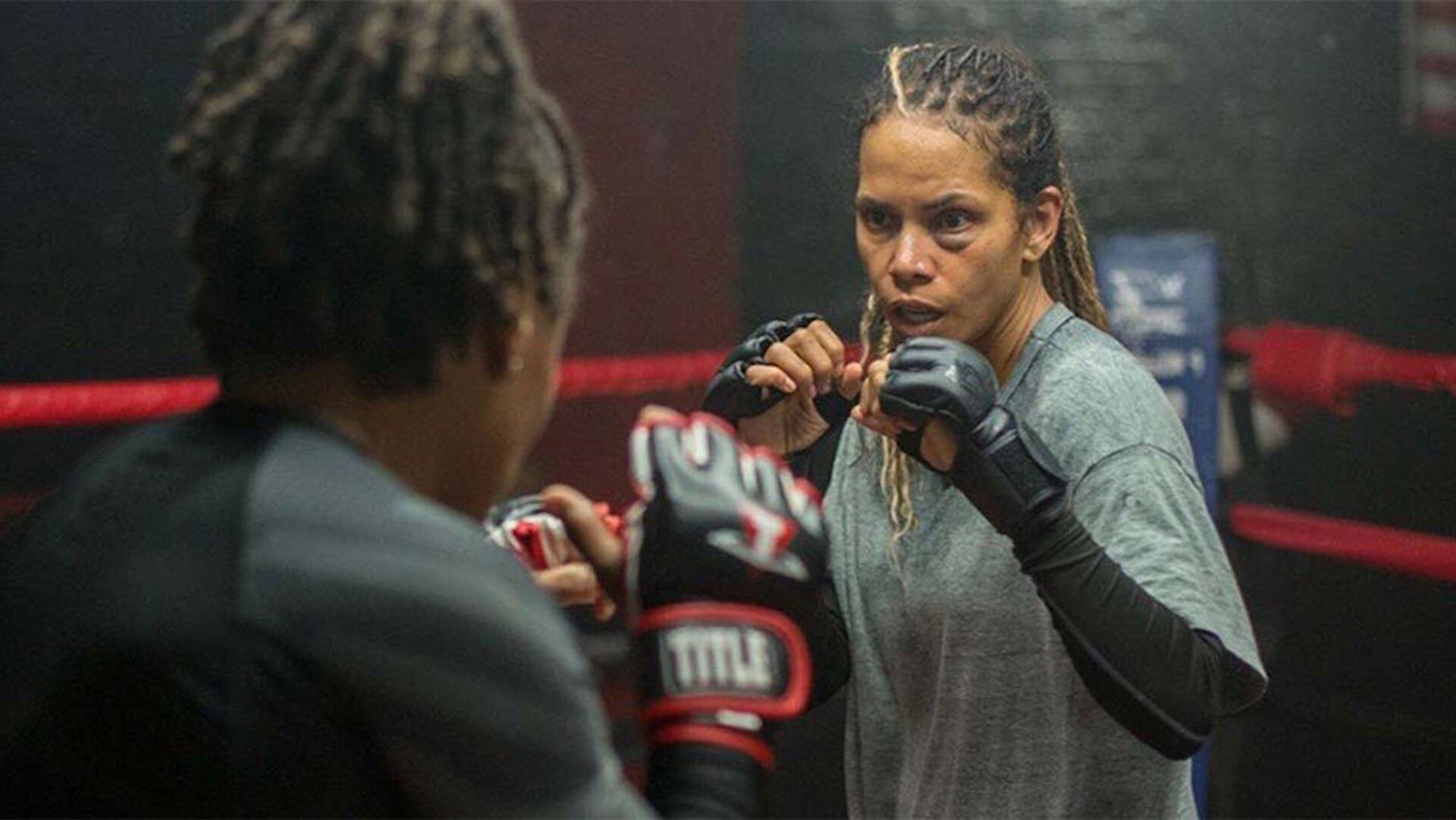 Halle Berry debuta como directora en "Bruised", que también protagoniza, como una ex luchadora de artes marciales.