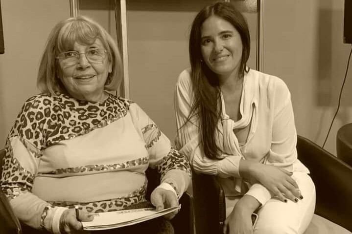 Hilda García y Pía Cabral en la presentación Del pan y los peces en la Feria Internacional del Libro de Buenos Aires 2022.