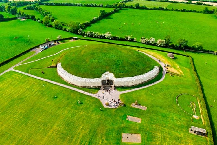 Vista aérea de Newgrange. 
