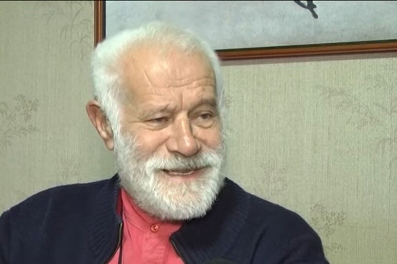 Schneider superó el coronavirus y maneja un frigorífico desde el año 2000. 