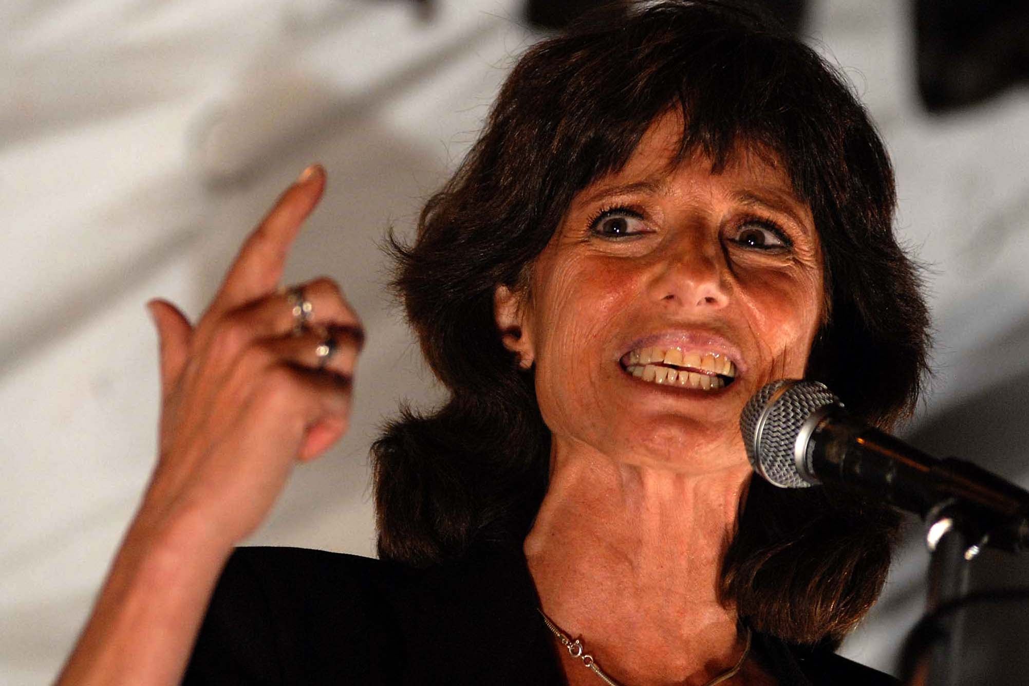 “Esta mujer podrá añorar a la dictadura pero eso no le da derecho a cometer el delito de amenazarme a mí ni a nadie por opinar que los genocidas merecen cadena perpetua y en cárcel común" dijo Ripoll a Página/12.