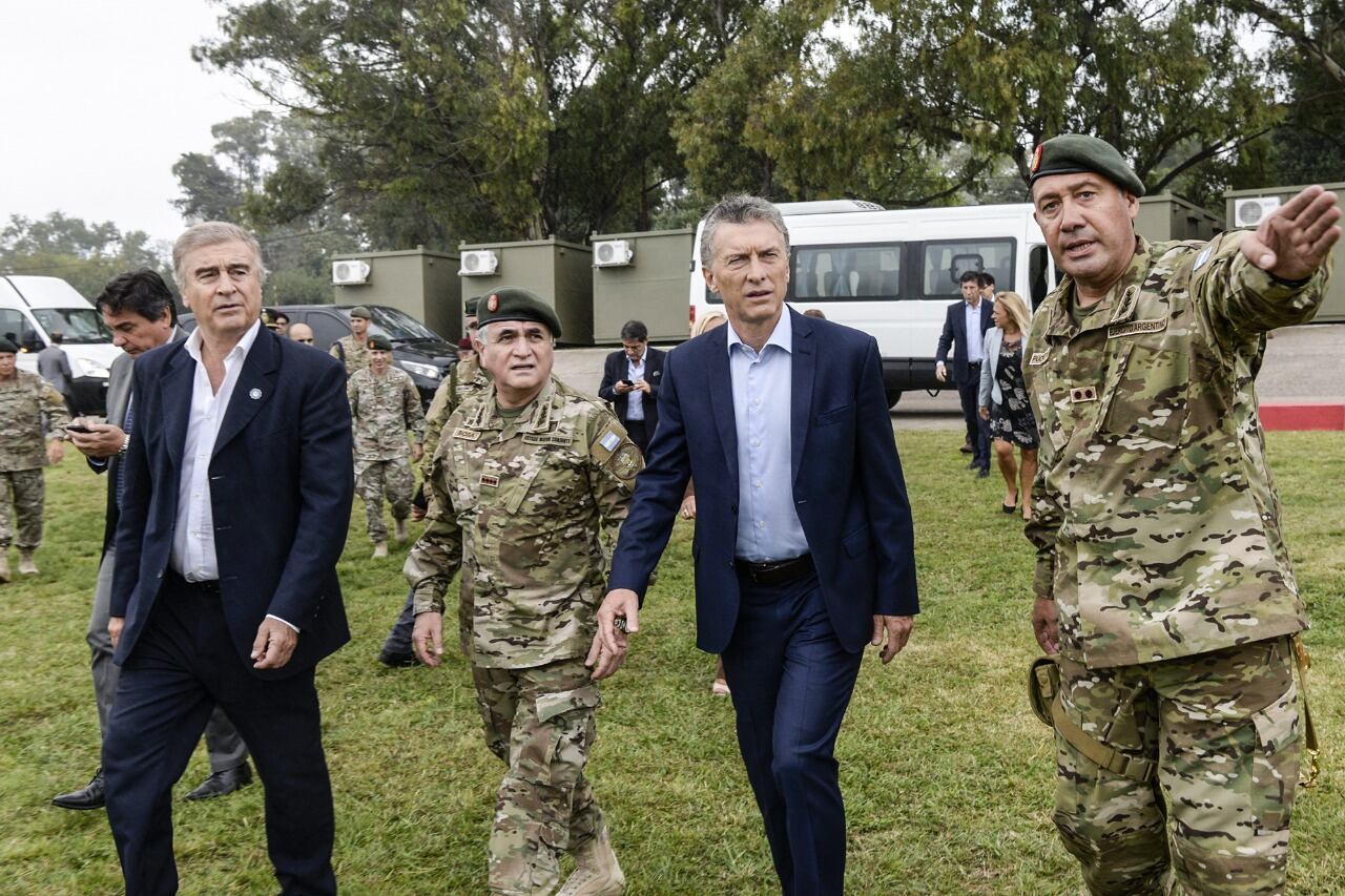 El exministro de Defensa Oscar Aguad se presentará esta mañana ante el juez Martín Bava, que investiga el espionaje sobre los familiares de los 44 tripulantes del ARA San Juan, el submarino que se hundió en noviembre de 2017.