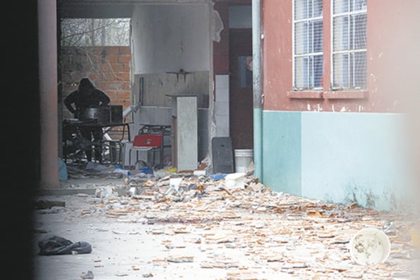 En la escuela 49 de Moreno murieron la vicedirectora, Sandra Calamano, y Rubén Rodríguez.