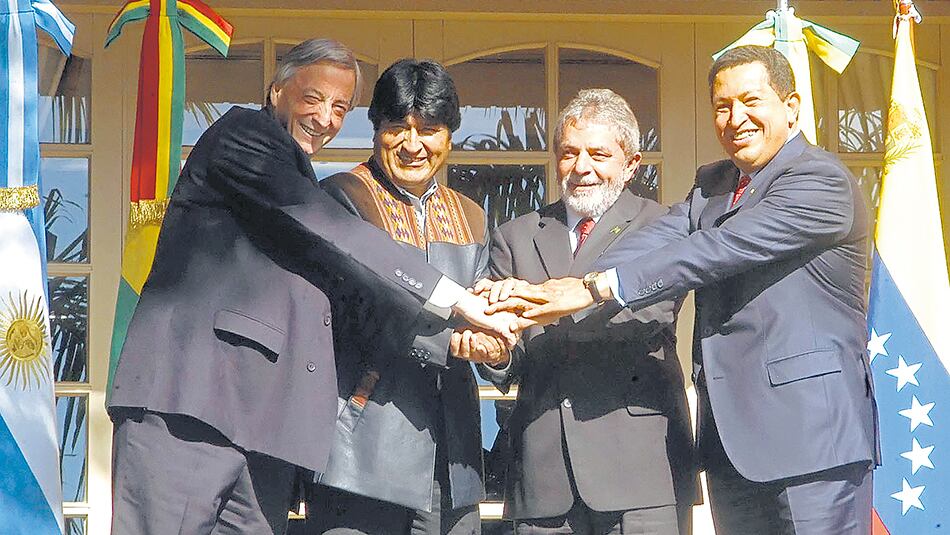 Kirchner, Evo, Lula y Chávez fueron protagonistas de la Unasur.