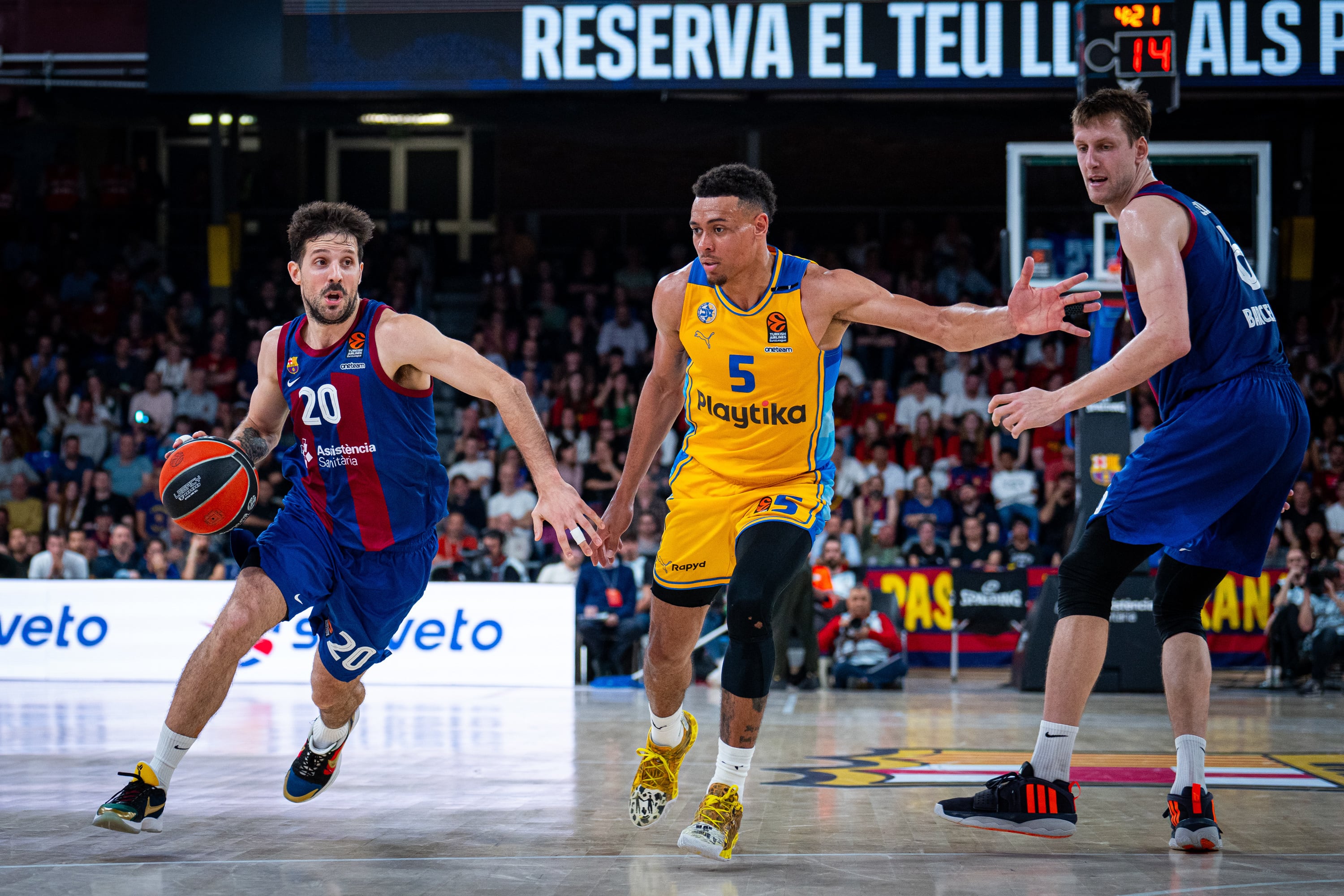 Laprovittola ante Maccabi Tel Aviv, uno de los equipos que sería sancionado por la Euroliga