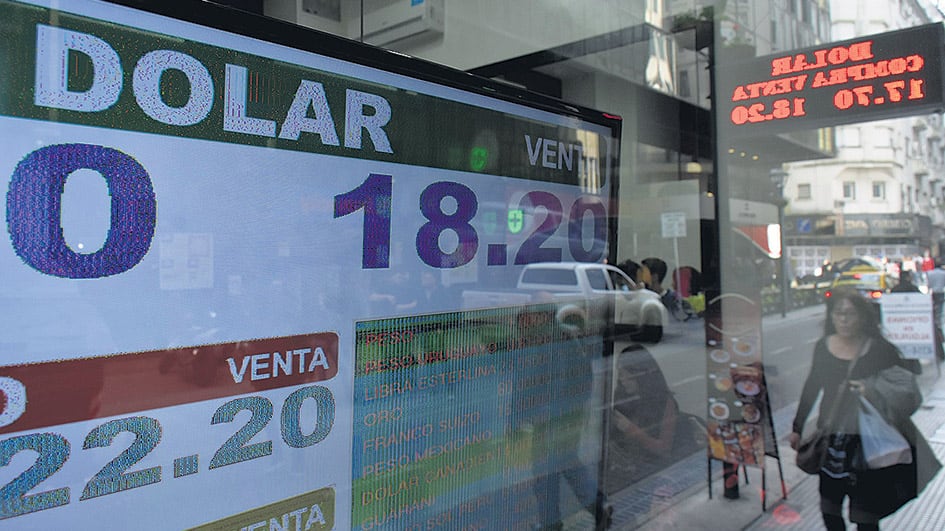 Federico Sturzenegger ahora entrega reservas a los especuladores.