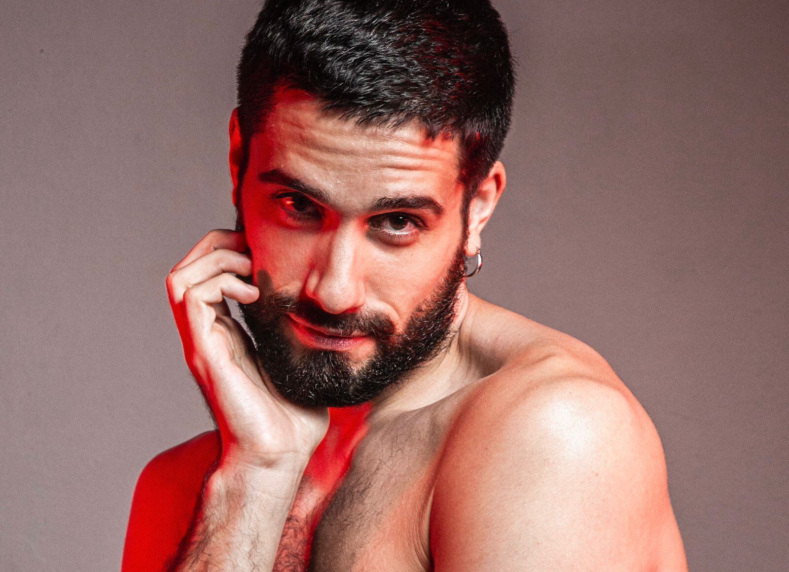 Nico Colfer es escritor, onlyfanero y pluma de este suplemento