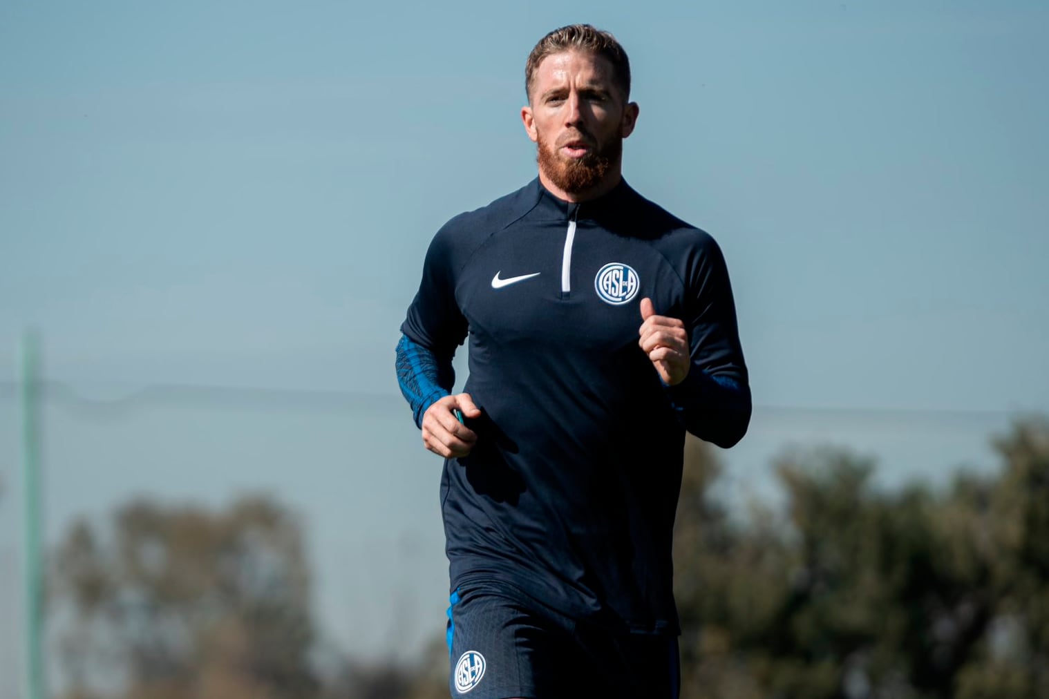 Iker Muniain ya se puso la ropa de San Lorenzo