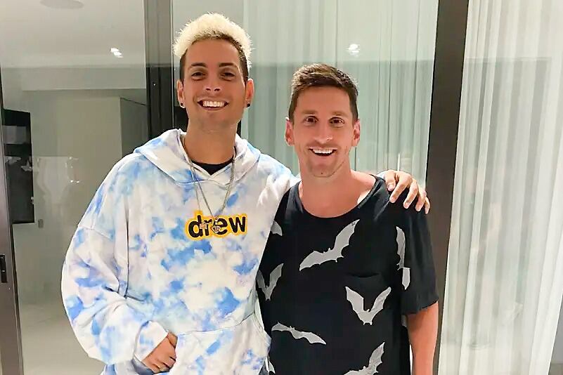 Coscu y Messi, en la cena de despedida del astro de Barcelona