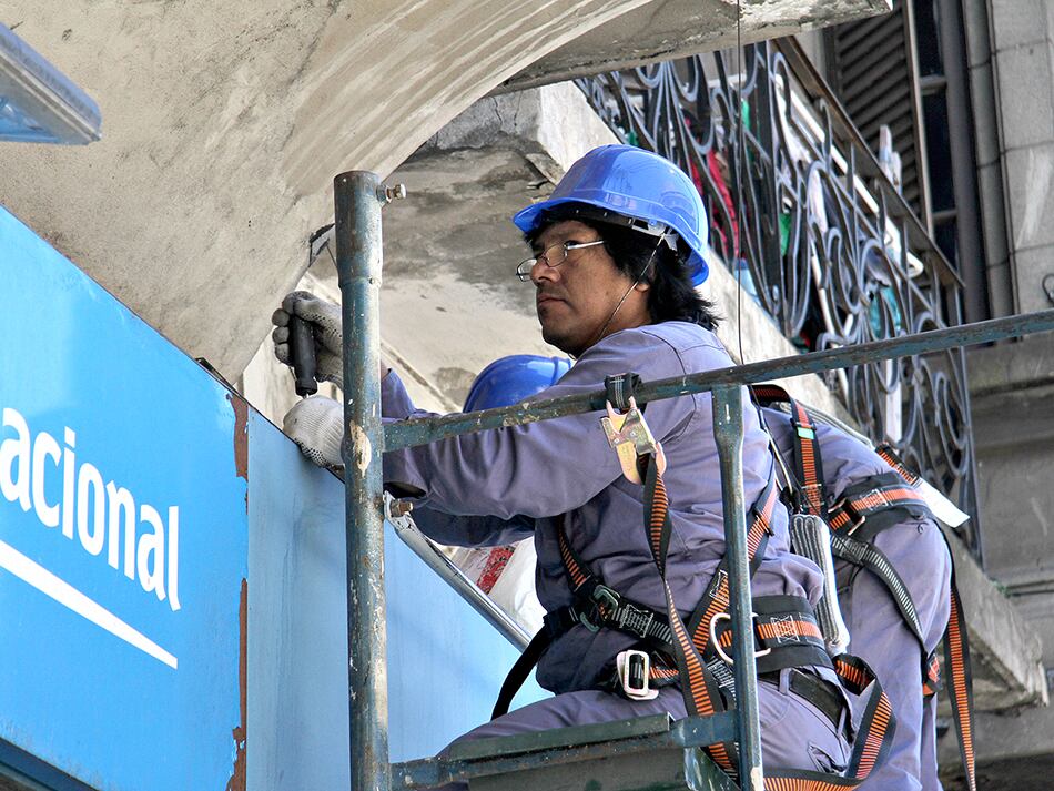 La construcción creció 10,8 por ciento en marzo por la obra pública.
