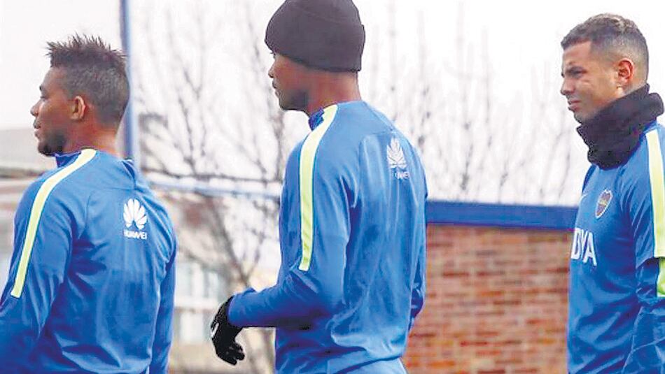 Los colombianos Wilmar Barrios, Frank Fabra y Edwin Cardona.
