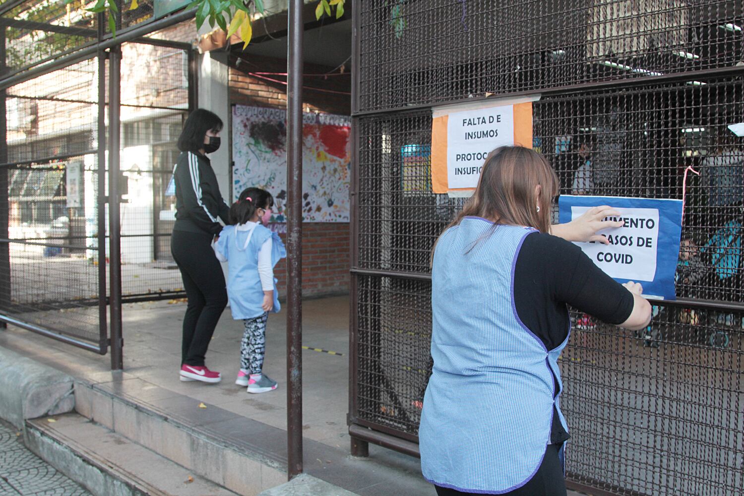 "Está fuera de discusión que los contagios han sido mayores en la población en edad escolar", afirma Alberto Müller.