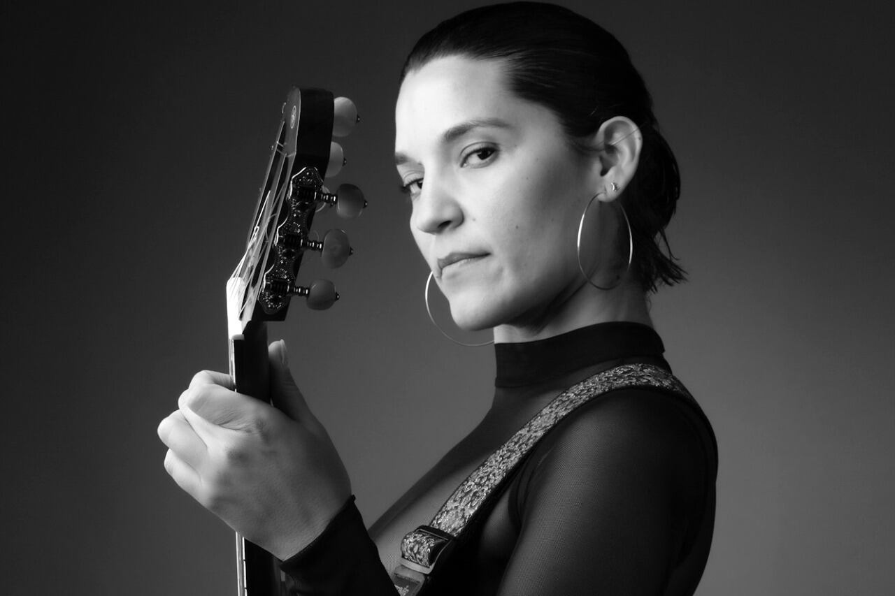 Además de cantautora, Emilia Salúm también es pedagoga y pintora.