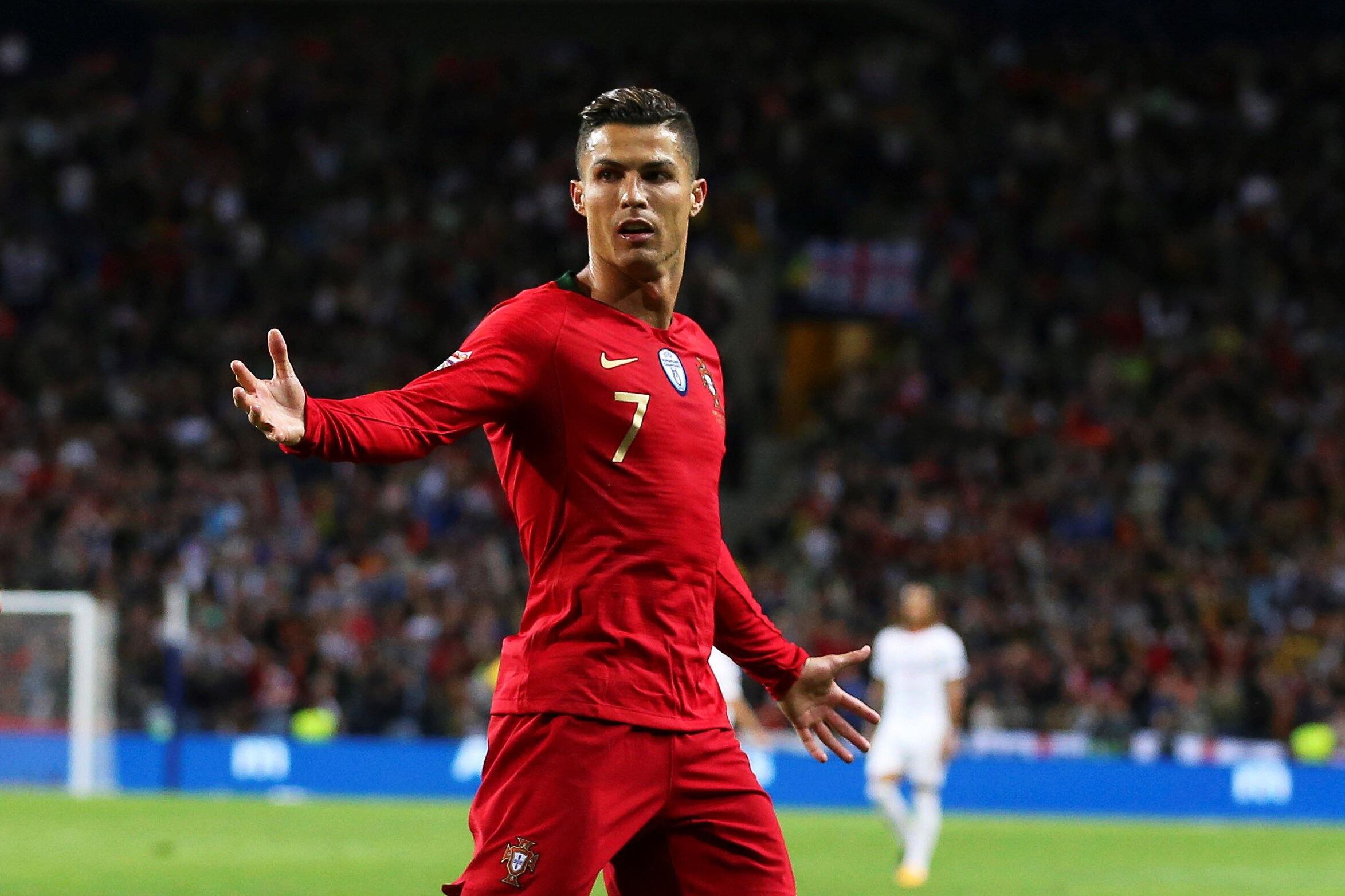 Uno de los tres festejos de Ronaldo en la victoria de Portugal.