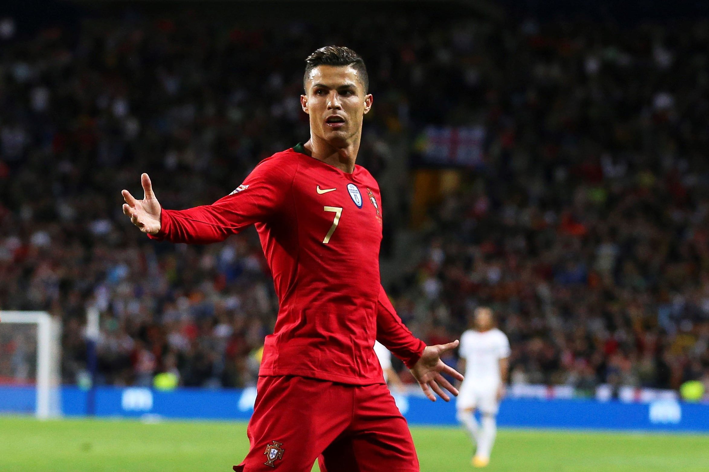 Uno de los tres festejos de Ronaldo en la victoria de Portugal.