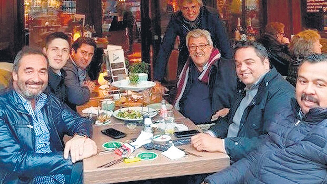 Los dirigentes que viajaron a Europa con el ministro Jorge Triaca.