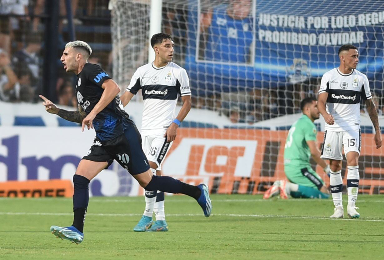 Vázquez festeja su golazo, el segundo de los mendocinos