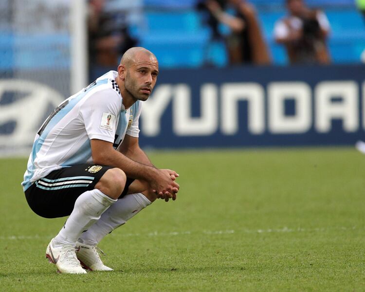 La desazón de Mascherano tras la eliminación.