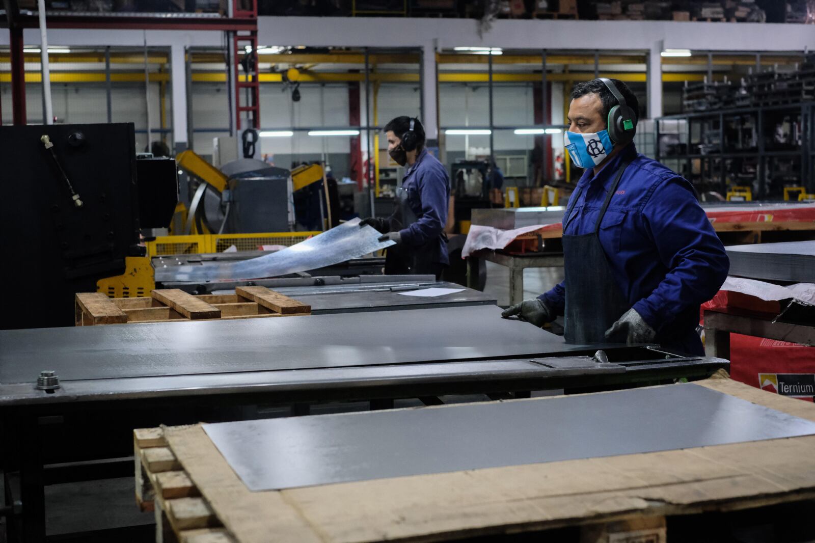 A través del ATP el Estado pague parte del salario de los empleados privados.